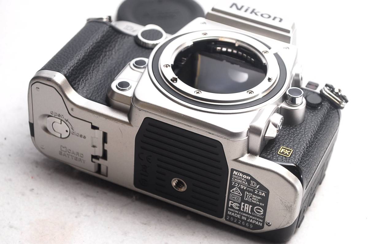 極美品 Nikonニコン Df ショット数少なめ 絶好調 C170 極美品 Nikonニコン Df ショット数少なめ 絶好調 C170