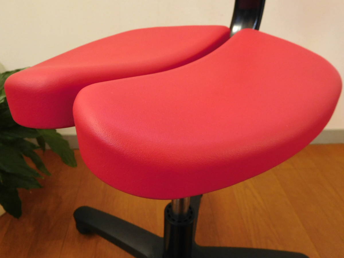 ◆アーユルチェア オクトパス　キャスター 赤◆Ayur Chair美品グッドデザイン健康デスクワーク学習椅子サポート バランスチェア テレワーク_画像7