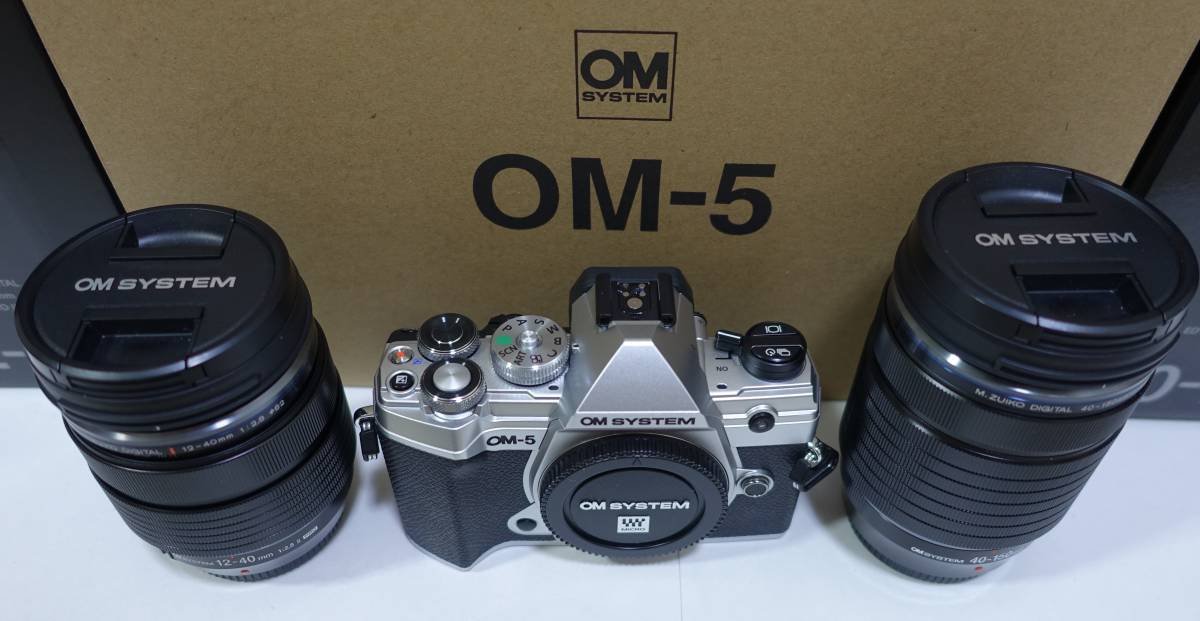 超美品 PROレンズ2個付き OM-SYSTEM OM-5 シルバー 12-40mm F2.8 PRO & 40-150mm F4.0 PRO