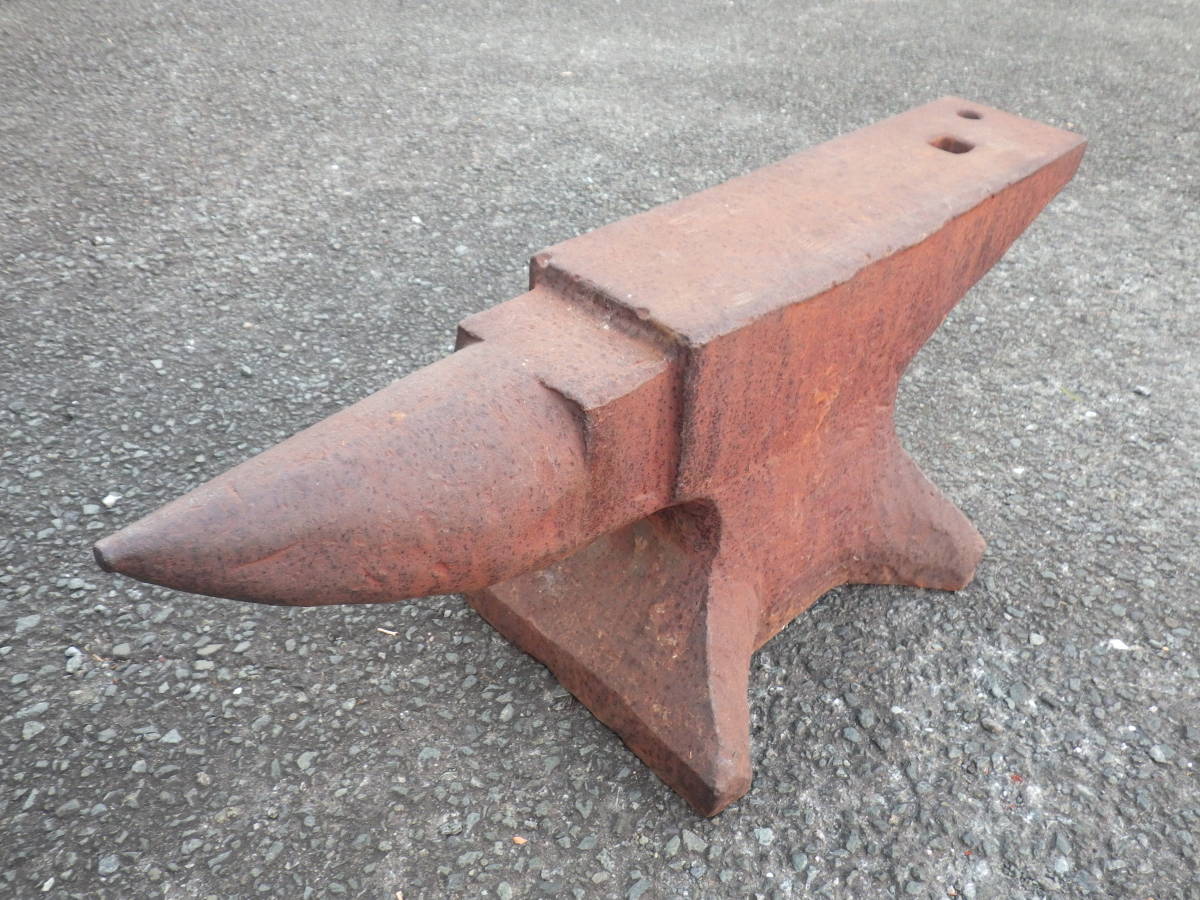 金床 アンビル 鉄床 約150キロ? 中古 作業台 | bookaidforafrica.com