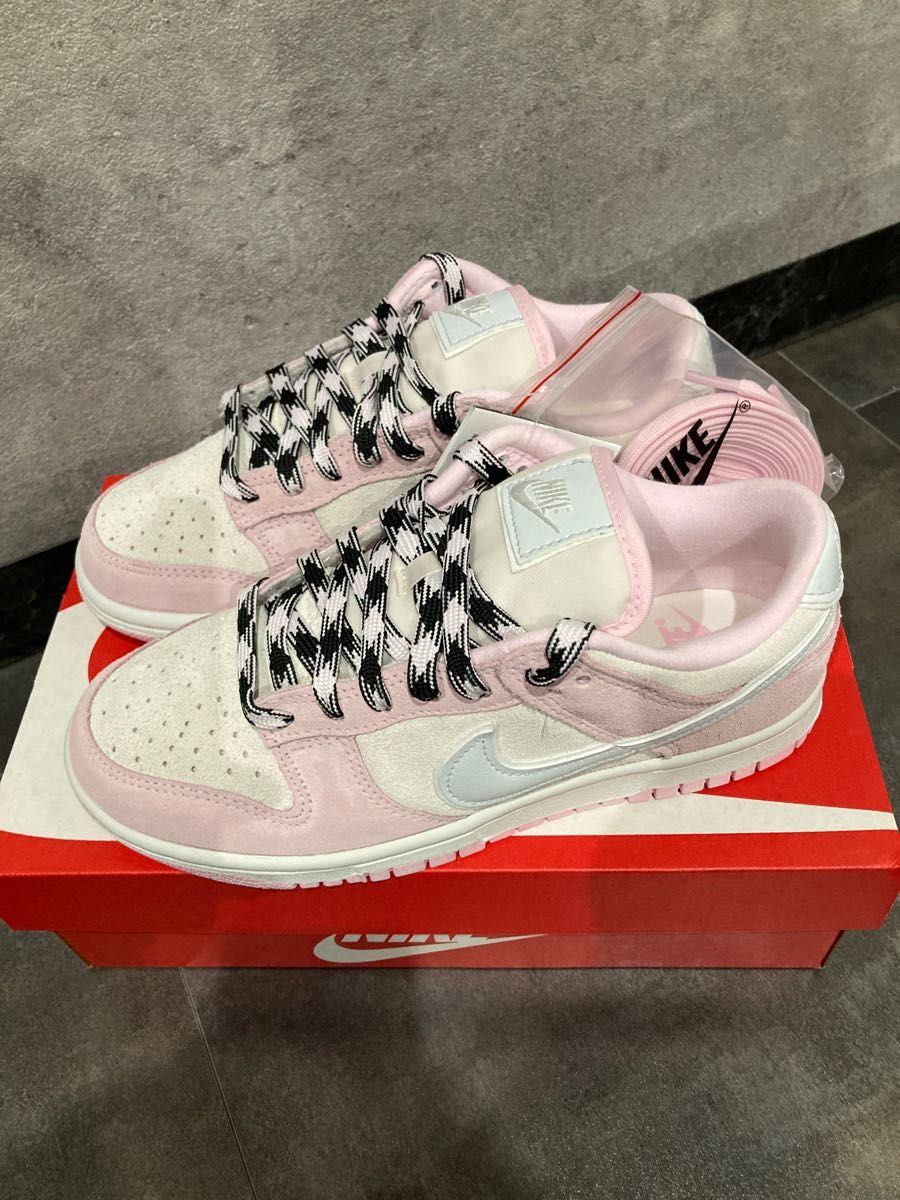 Nike WMNS Dunk Low LX