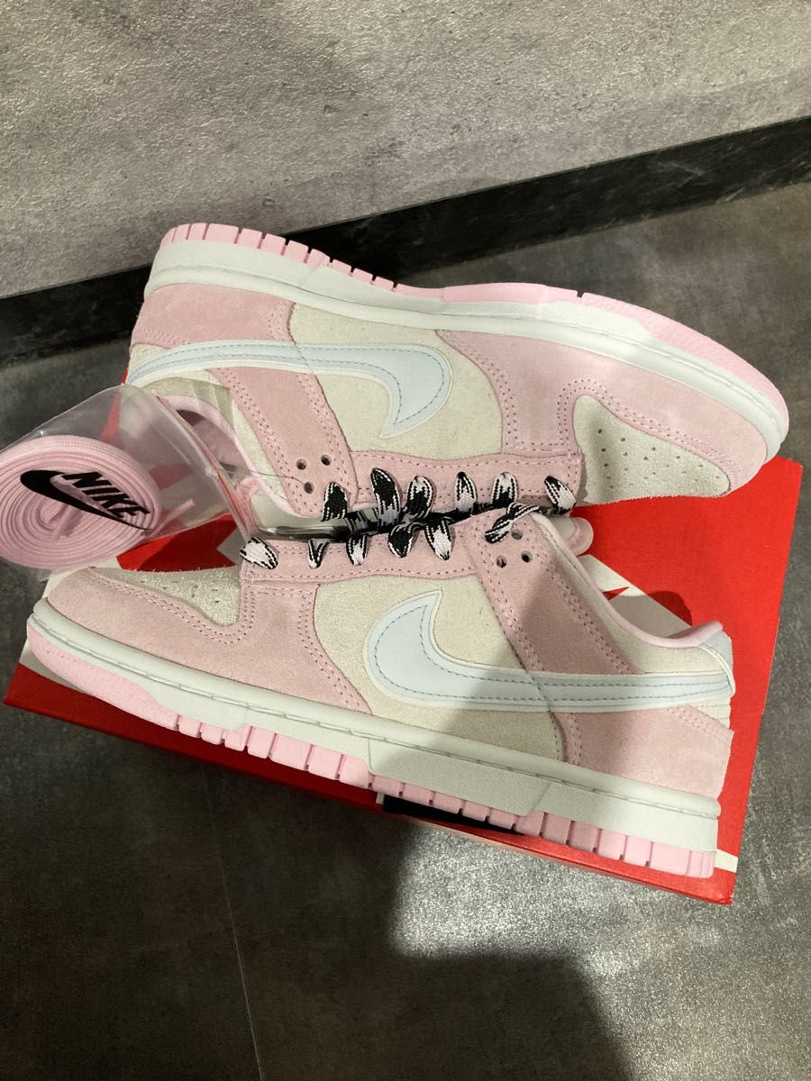 Nike WMNS Dunk Low LX