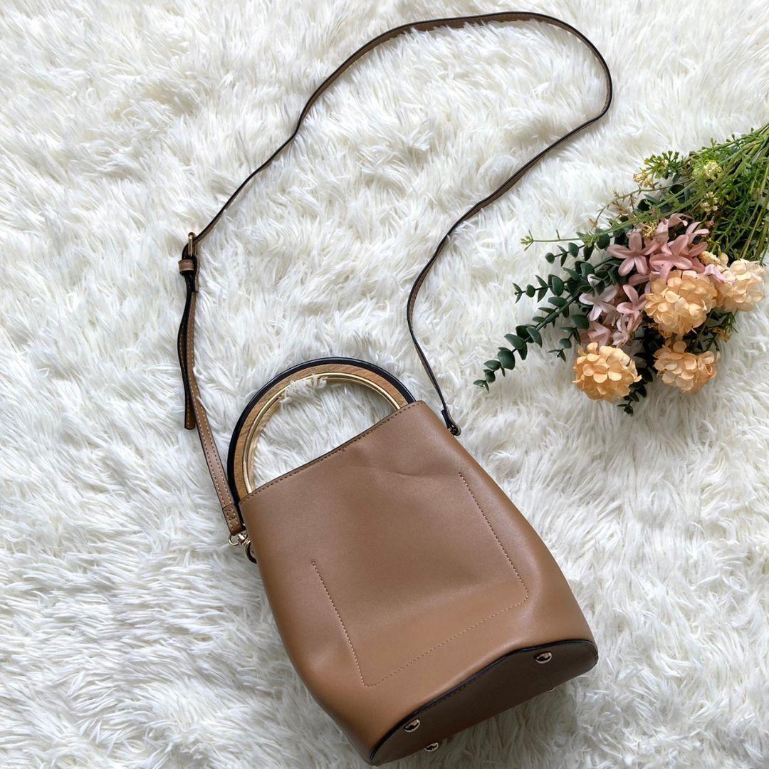 E2642　 красивая вещь 　 дамская сумка    сумка для покупок   плечо   2way  дерево   лента ...  чай   цвет 　 коричневый 