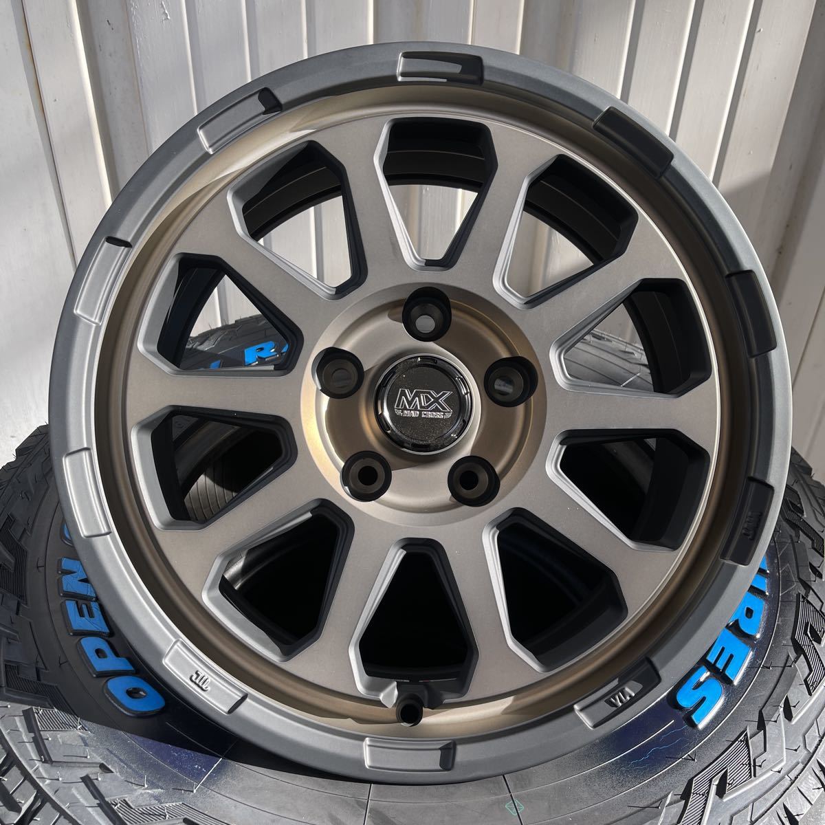 マッドクロス レンジャー◆ デリカ D5 エクストレイル RAV4 CX-5 TOYOオープンカントリーRT 225/70R16 ホワイトレター　マッドブロンズ_画像3