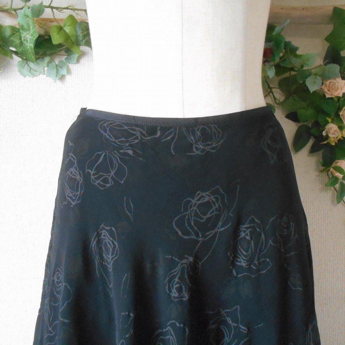 コムサ デ モード COMME CA DU MODE 春 夏 絹 シルク100％ フレア スカート 黒 1_画像2
