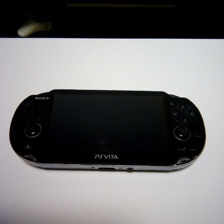 Playstation Vita PCH-1100 本体 おまけ多数付属｜Yahoo!フリマ（旧