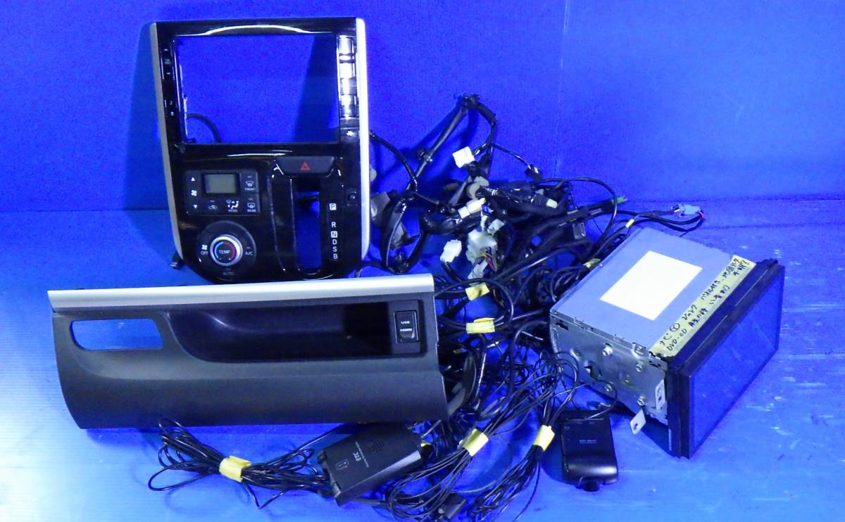 ー' LA600S タント ダイハツ純正 8インチ ナビ NSZN-W65DB 08545-K2005