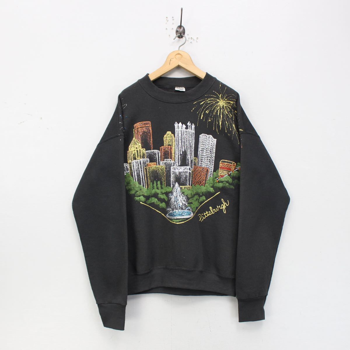 USA VINTAGE FRUIT OF THE LOOM HAND PAINT DESIGN SWEAT SHIRT/アメリカ古着ハンドペイントデザインスウェット