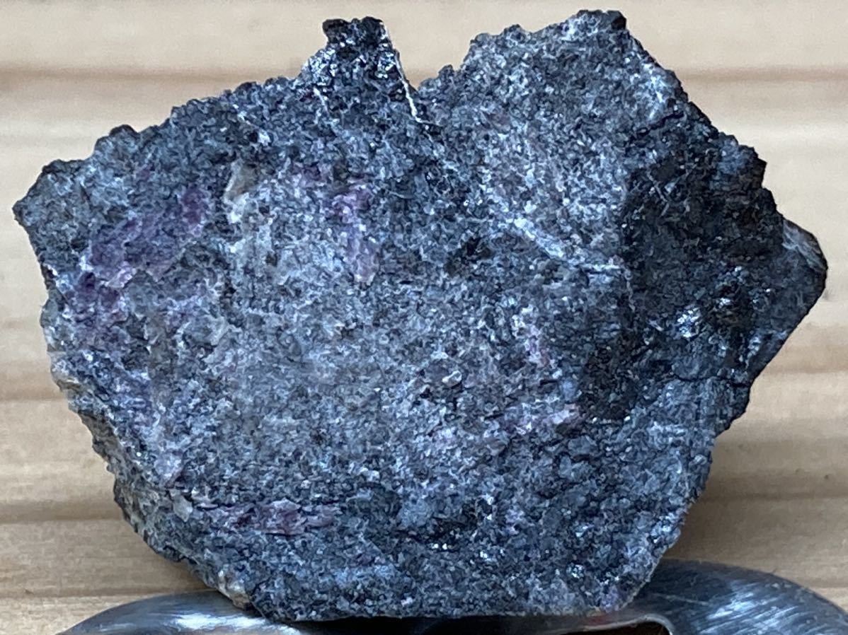 クロム鉄鉱と菫泥石 福岡県龍王山産 ミニサイズの画像1
