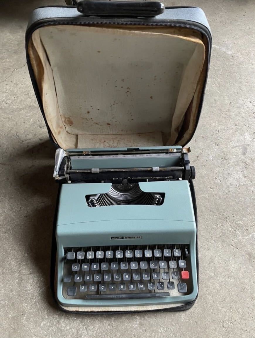 新作入荷!! olivetti オリベッティ タイプライター スペイン製