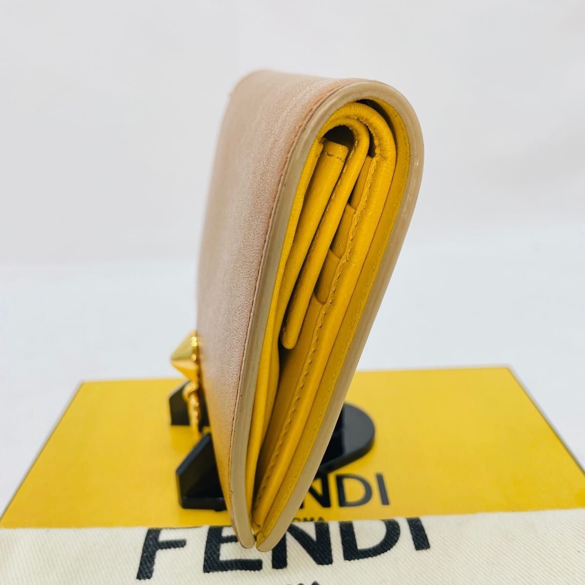 希少 FENDI フェンディ バイザウェイ 折り財布 コンパクト財布 レザー