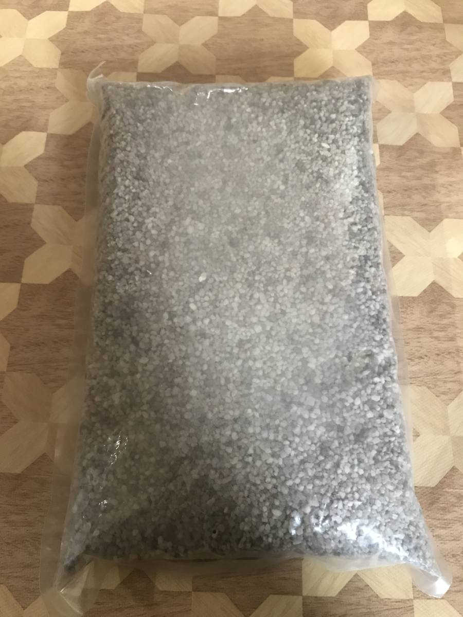  unopened goods . sand size approximately 2~5mm approximately 2.5Kg 2302m136