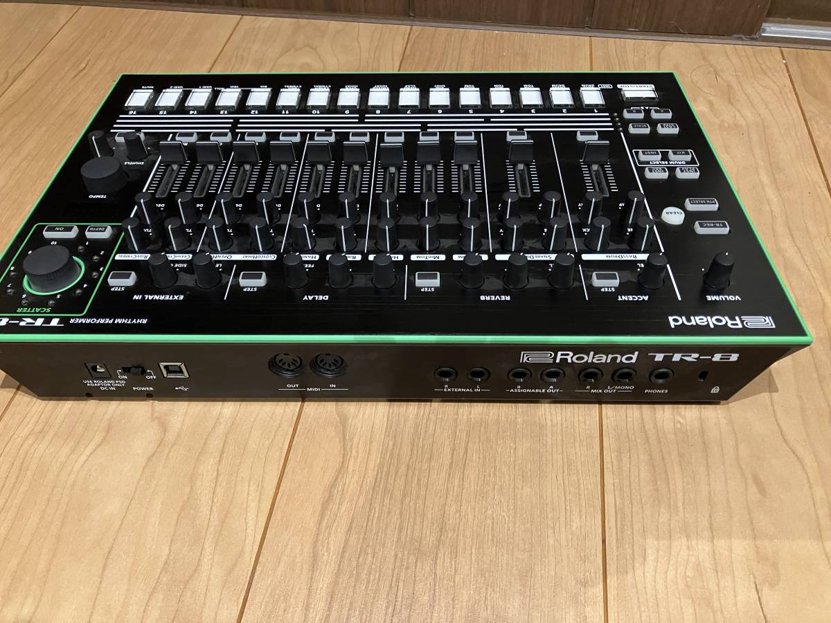 メール便送料無料対応可】 Roland Roland 707 デッキセーバー付き TR-8