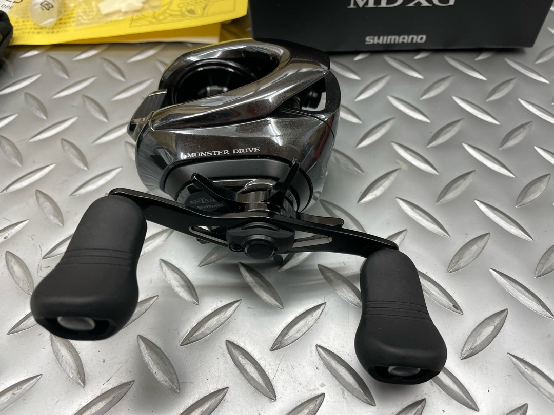 ■シマノ　１８　アンタレス　DC　MD　XG　右ハンドル　中古■