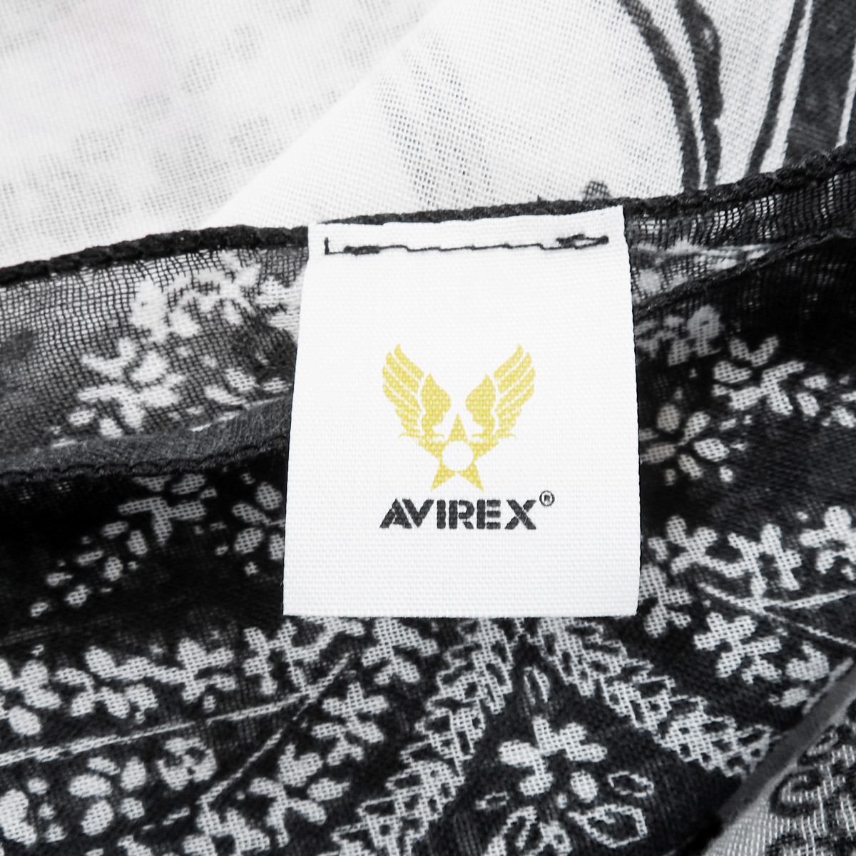 ★美品★ アヴィレックス 大判 ストール ペイズリー 柄 ブラック ホワイト メンズ レディース AVIREX スカーフ ショール マフラー_画像5