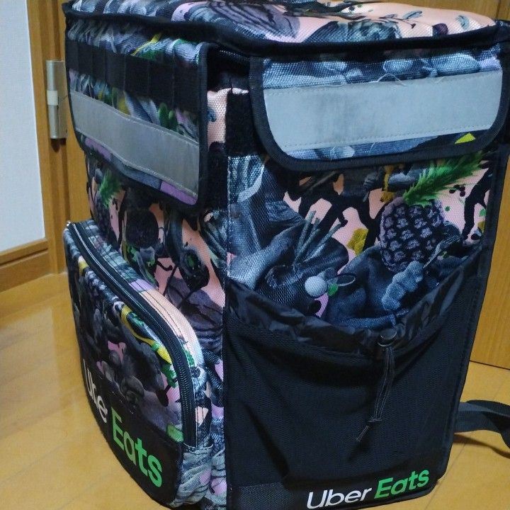 海外限定モデル】Uber eats Limited Edition アーティストバッグ 海外限定モデル】Uber eats Limited Edition アーティストバッグ