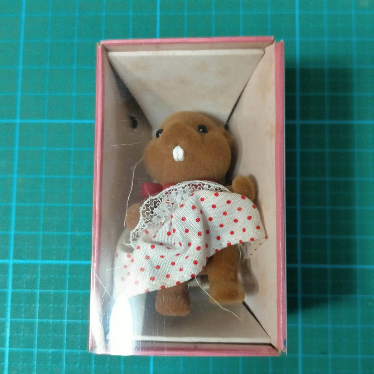 当時物 初期 1986 シルバニアファミリー ビーバーの女の子 新品 ビーバー 女の子 EPOCH Vintage Sylvanian Families beaver Girl Figure_画像1