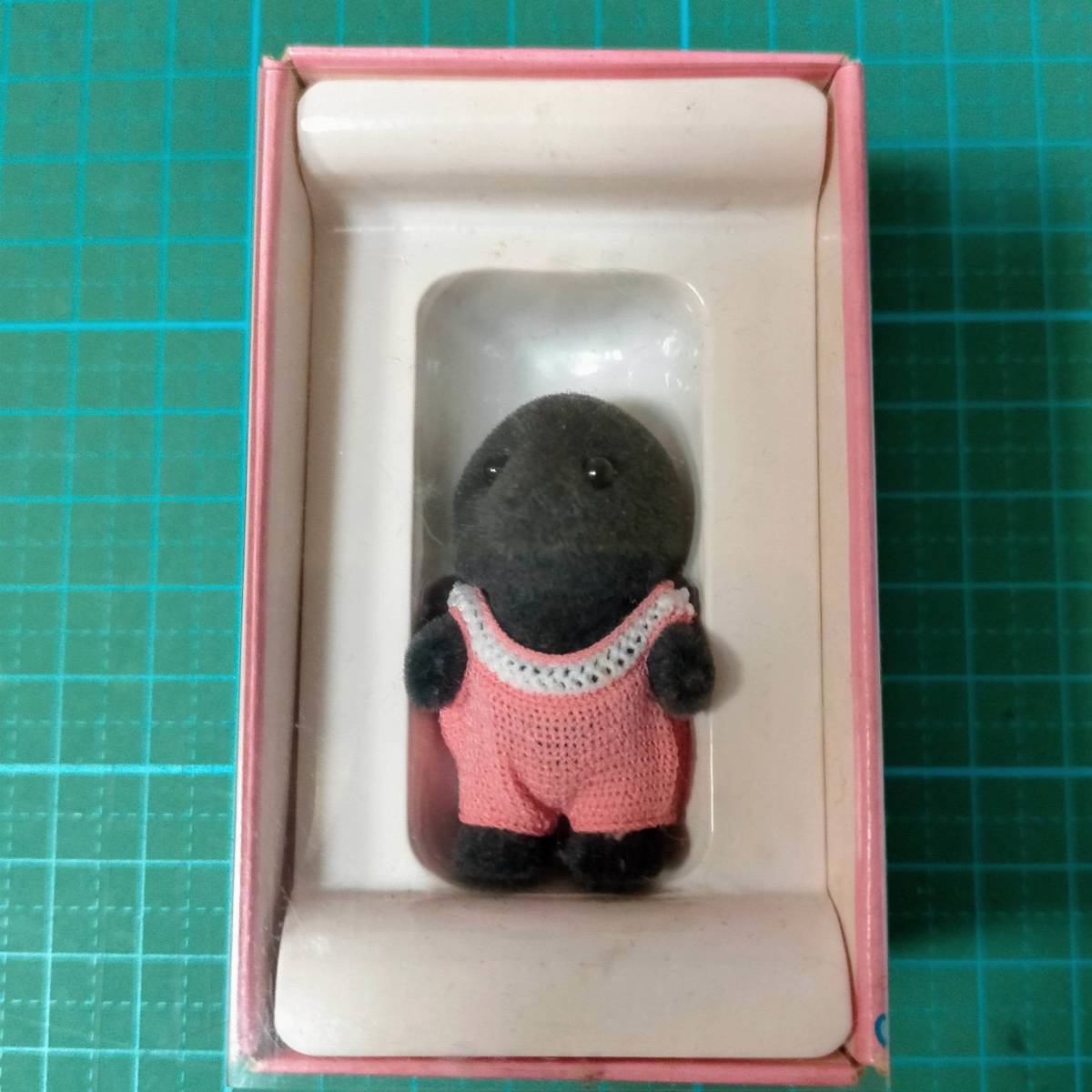 当時物 初期 1986 シルバニアファミリー モグラの赤ちゃん 新 もぐら モグラ 赤ちゃん EPOCH Vintage Sylvanian  Families mole baby Figure｜PayPayフリマ