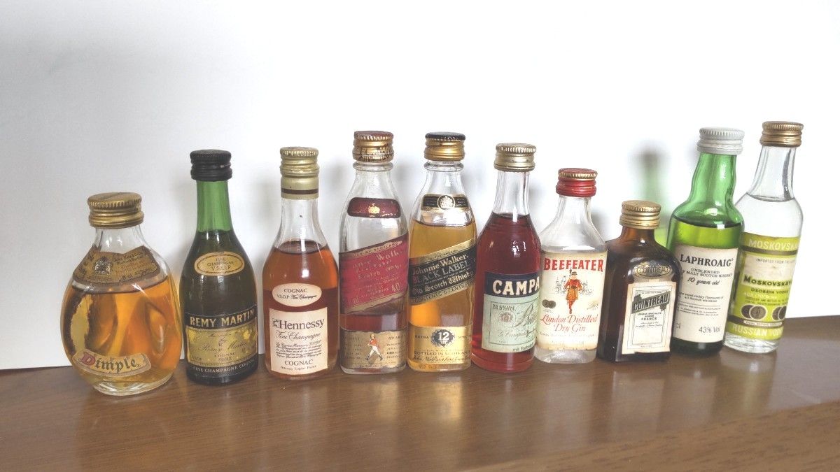 再【お値下げ】 Hennessy CAMUS ジョニーウォーカー ミニチュアボトル 古酒　11本　スピリッツ  MARTIN