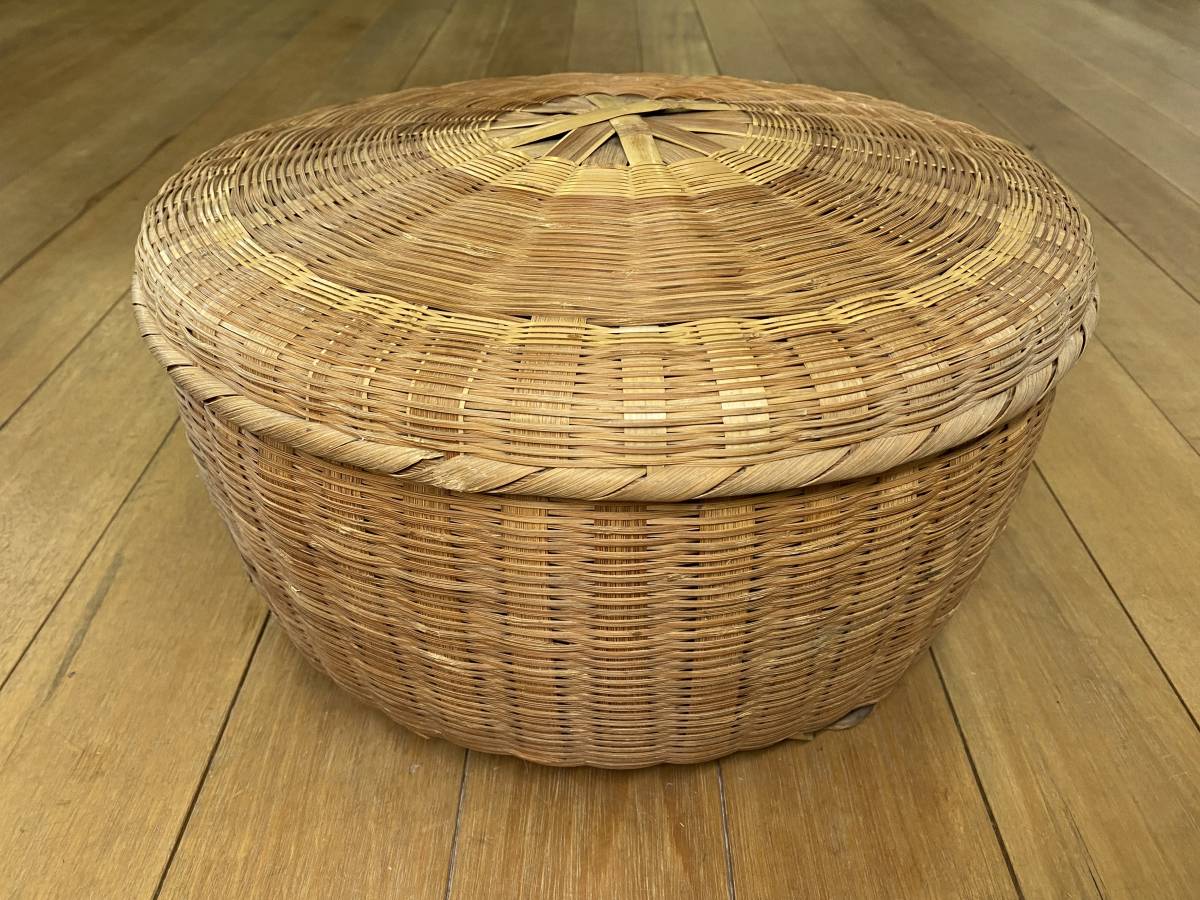 定期入れの 竹　丸かご（フタ付き）34cm 木工、竹工芸
