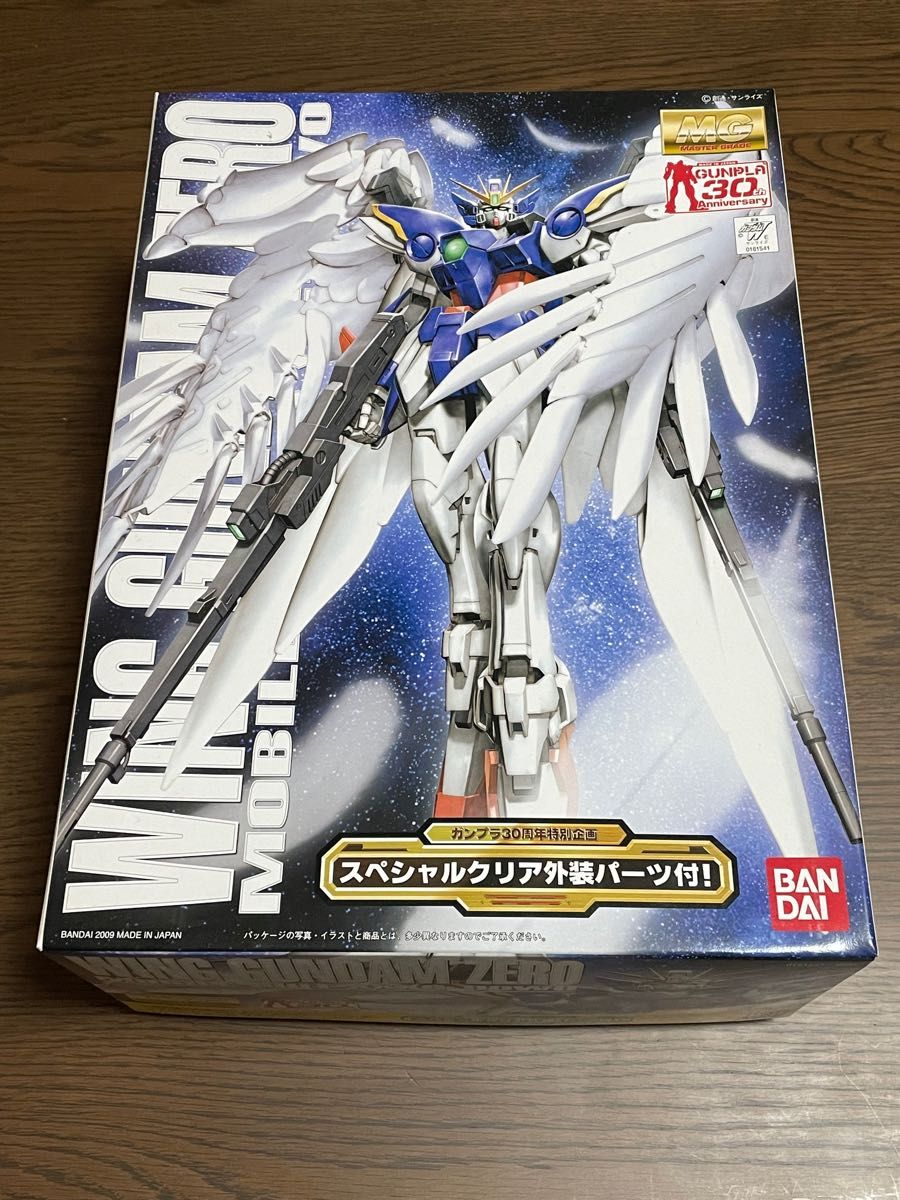 【未組立】ウイングガンダムゼロカスタム（スペシャルクリア外装） （1/100スケール MG 新機動戦記ガンダムW ）