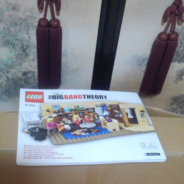 LEGO21302アイデアビッグバンセオリー1度組み立て新品同様美品箱説明書よび全て揃っています１～2番まで分けて入っています