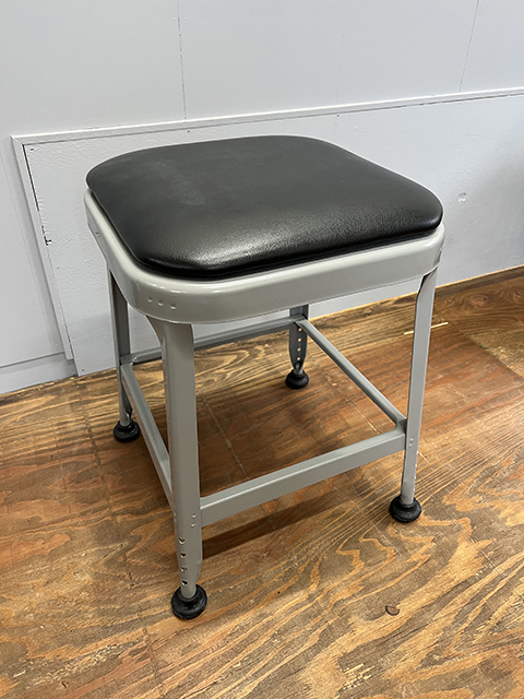 burgermanさん専用】 LYON スツール 2脚 日本直営 laverite.mg