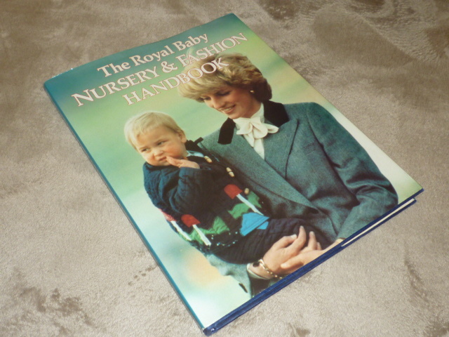 ダイアナ妃　洋書　Royal Baby Nursery and Fashion Handbook　ロイヤルベビー保育園とファッションハンドブック　DIANA　チャールズ皇太子_画像1