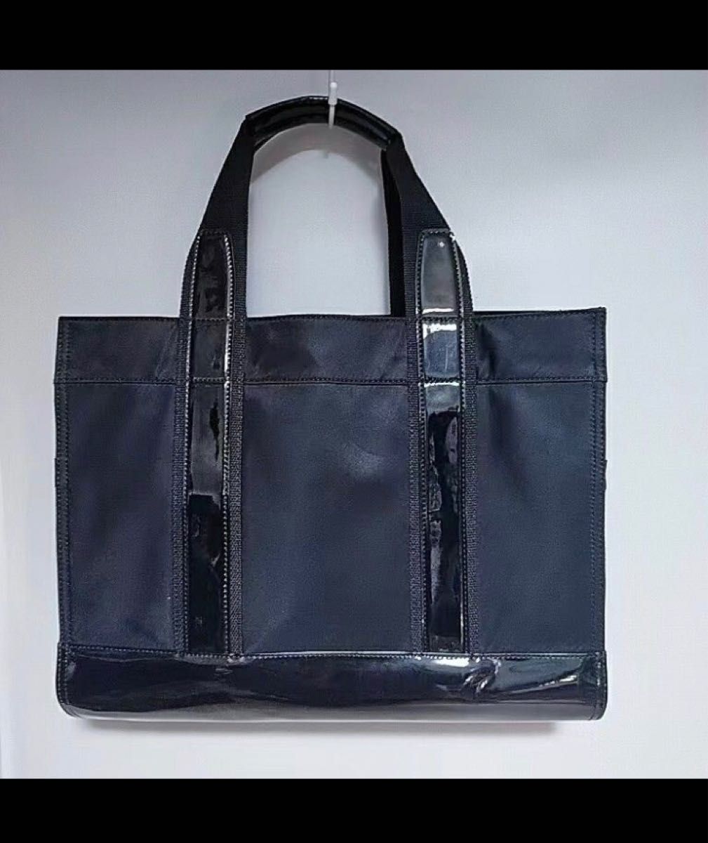 未使用に近い トリーバーチ トートバッグ ナイロン エナメル ブラック TORY BURCH トリーバーチトートバッグ