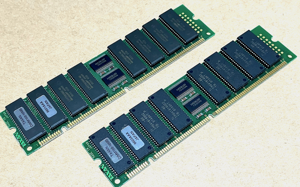 中古メモリー、TAXAN、168pin DIMM、5ボルト、16MB×2枚_画像1