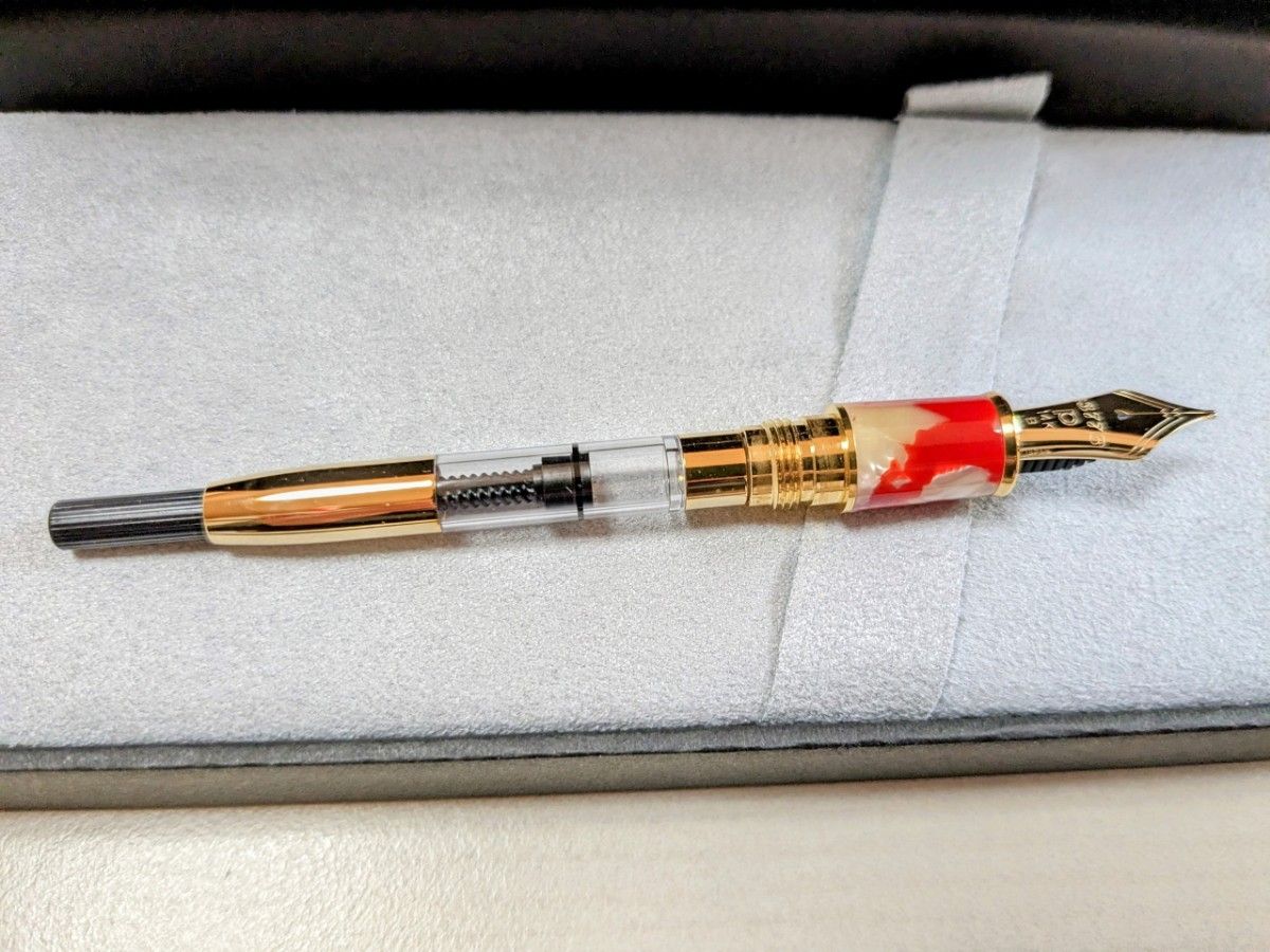 新品・未使用 プラチナ万年筆 #3776 センチュリー セルロイド キンギョ 金魚 太字 B コンバーター付 PTB-35000S