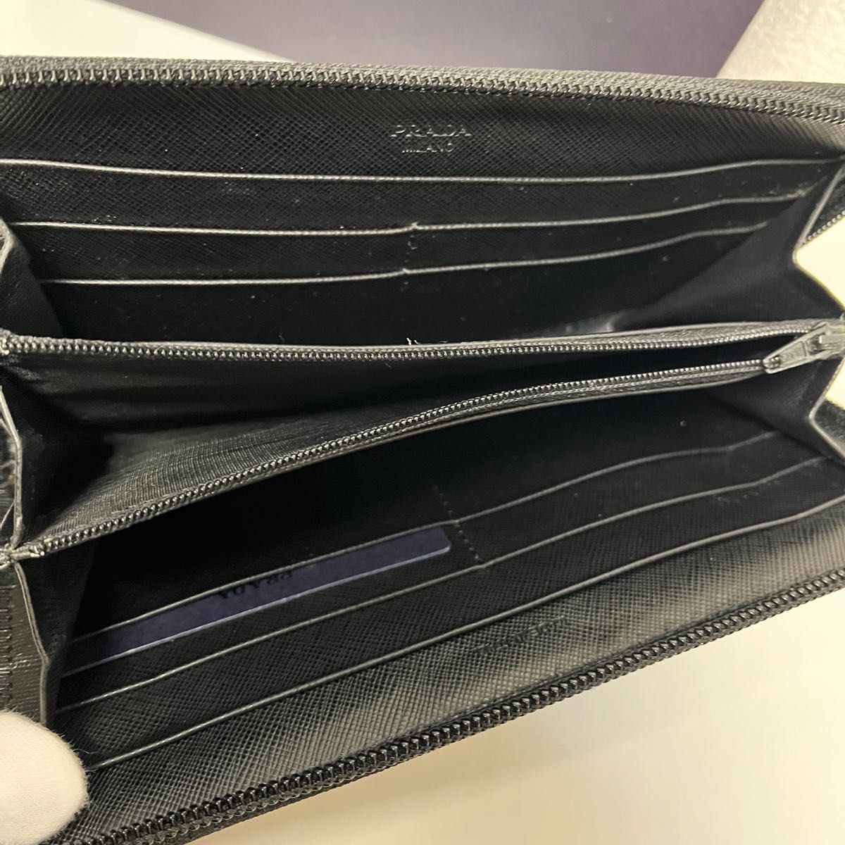 PRADA ラウンドジップ長財布 M506|Yahoo!フリマ(旧PayPayフリマ) PRADA ラウンドジップ長財布 M506|Yahoo!フリマ(旧PayPayフリマ)