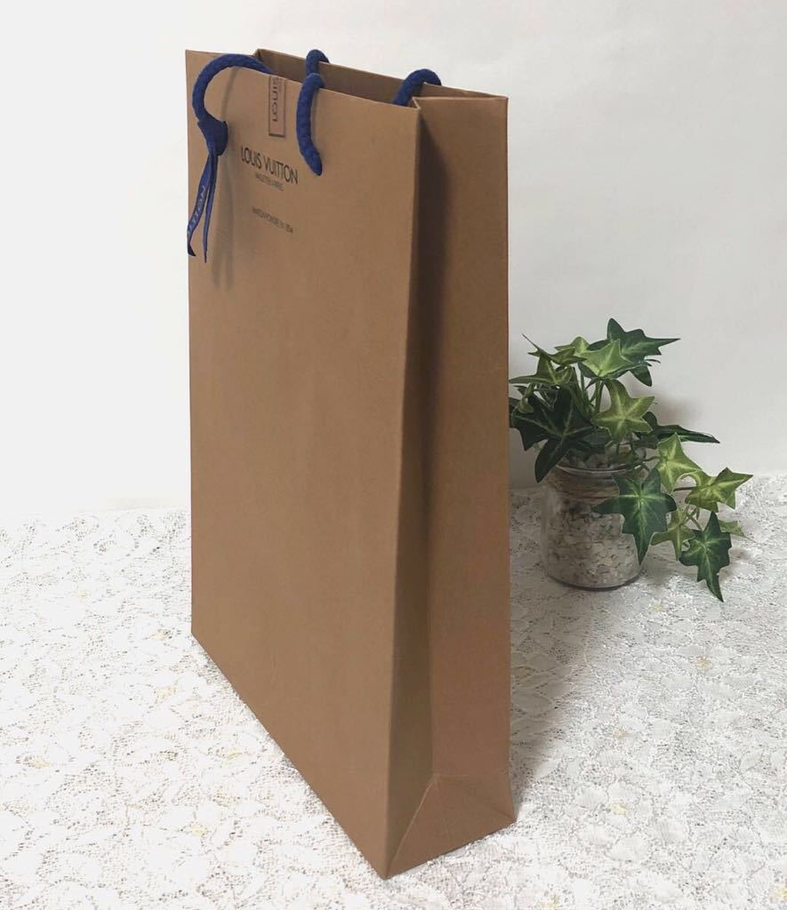 ルイヴィトン「LOUIS VUITTON」ショッパー しおり付き 小さめ 旧 ルイヴィトン「LOUIS VUITTON」ショッパー しおり付き 小さめ 旧