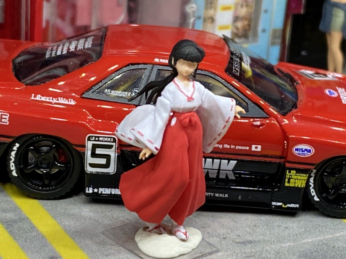 1/64 スケール　ジオラマ 和装 コスプレ 巫女　フィギュア　　日本未発売　限定一体　精密塗装Hot Wheels トミカサイズ _画像2