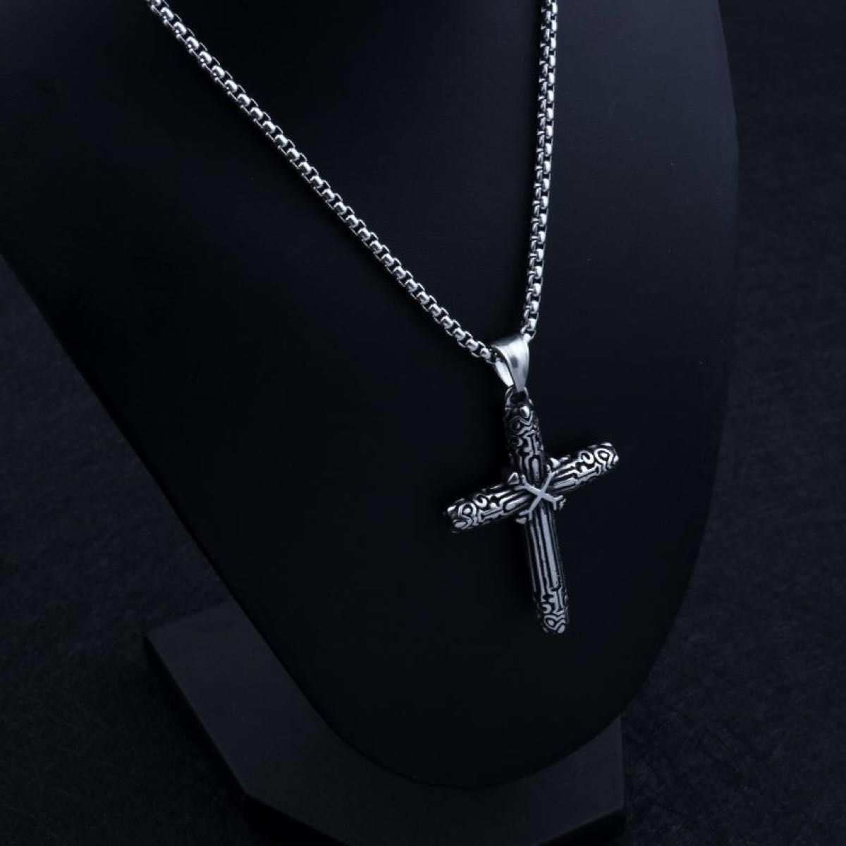 ネックレス 十字架 クロス X マーク メンズ レディース 十字 彫刻 模様 シルバー かっこいい デザイン 装飾 ユニセックス