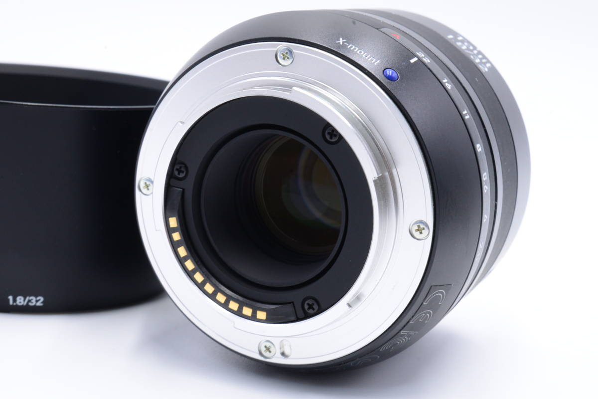 低価再入荷 Carl Zeiss カメラレンズ Touit 1.8/32 ソフマップPayPay