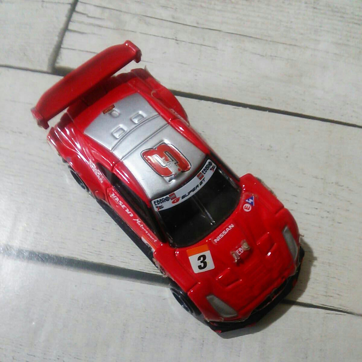 トミカ「GTR レーシング 車」