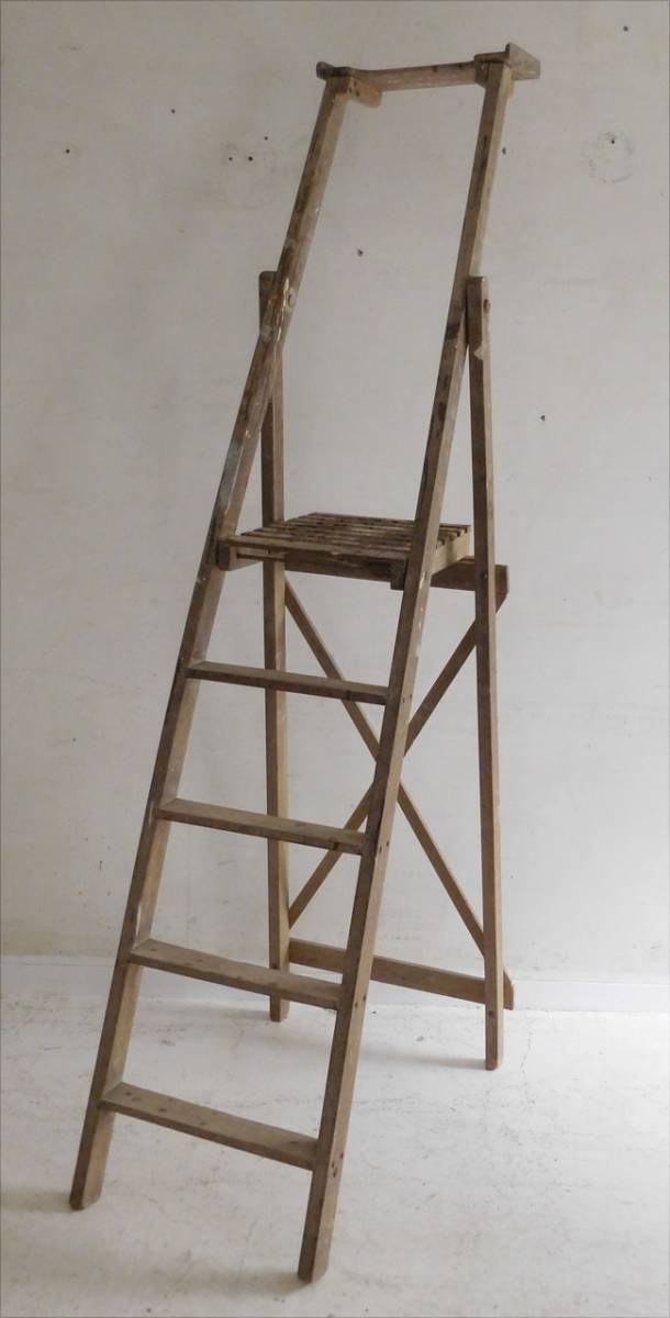  France antique furniture beach ladder /bro can to old tool ladder stepladder Cafe marks lie attire apparel shop interior store furniture interior design 