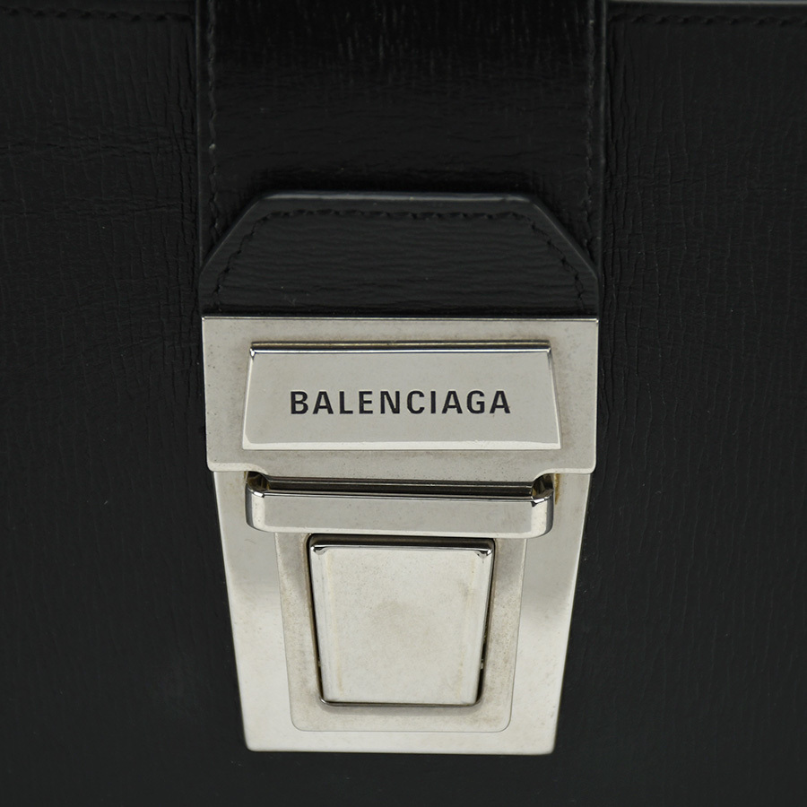 バレンシアガ BALENCIAGA ショルダーバッグ 斜め掛け クロスボディ