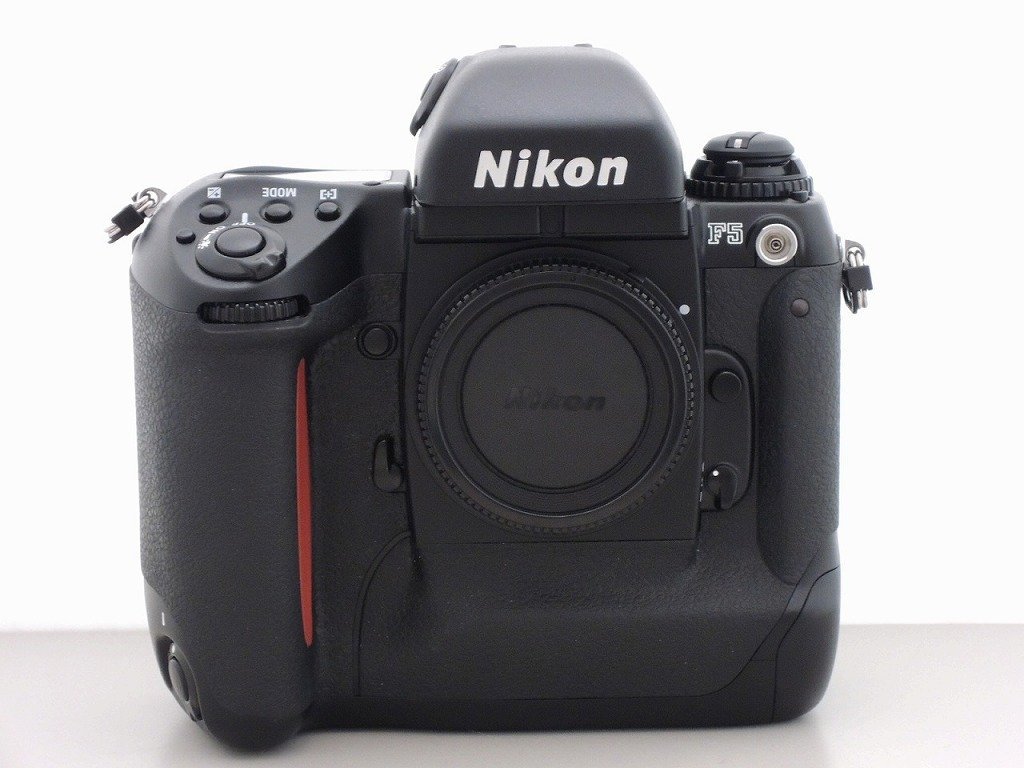 美品】ニコン Nikon F100 ボディ 《F5ジュニアと呼ばれた名機》 年末の