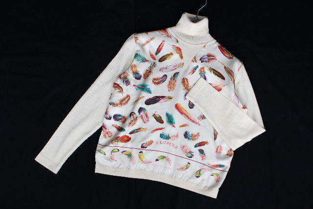 エルメス PLUMES 羽柄シルクニットハイネック-