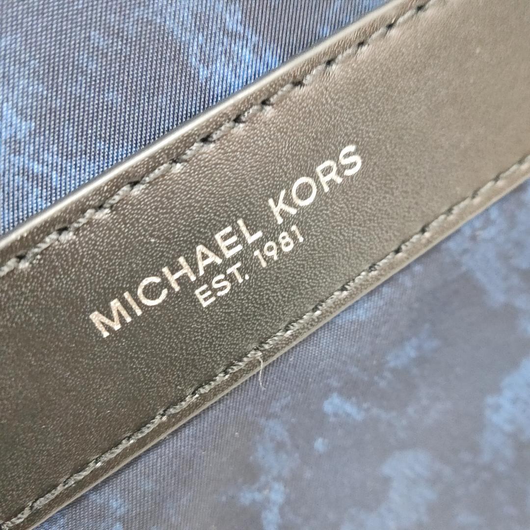 ●○新品 未使用 MICHAEL KORS 定番薄型ショルダー ネイビー○●_画像6