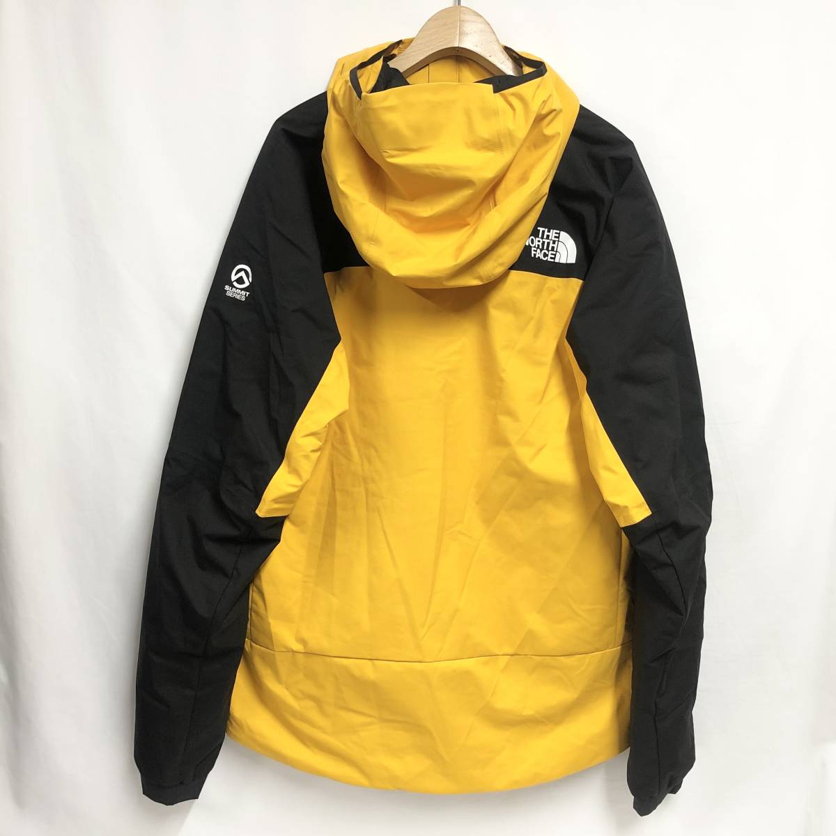 ○★新品未使用　THE NORTH FACE（ザ・ノース・フェイス）　フューチャーライト L5 ベントリックス ジャケット　S　ゴールド×ブラック★○_画像2