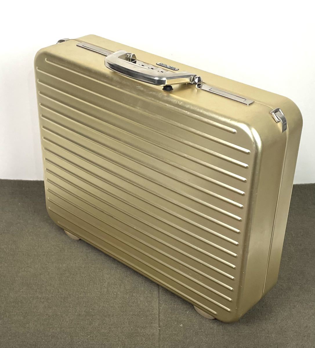 ●希少 RIMOWA GOLD SAFE ATTACHE リモワ ゴールドセーフ アタッシュケース ビジネス バッグ クラシックフライト トパーズ 910 19L 廃盤●_画像1