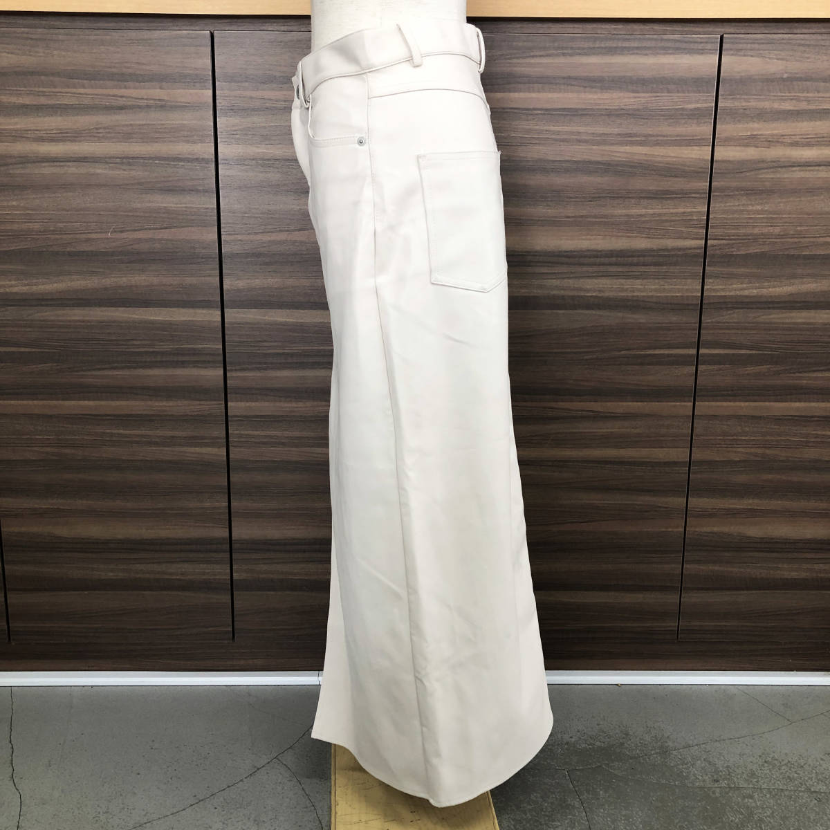 中古☆ZARA レザースカート オフホワイト Mサイズ ザラ ロングスカート