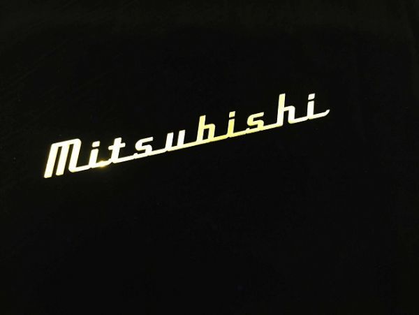 ■アクリル切り文字『Mitsubishi』ゴールド■_切り文字本体
