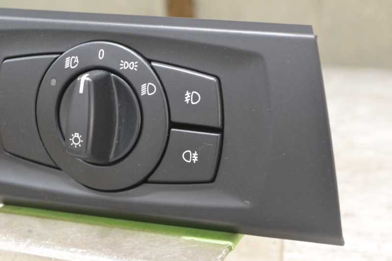 BMW 3シリーズ 3201 E90 前期(VA20) 純正 良品 取付OK 動作保証 ライトスイッチ k068865_画像2