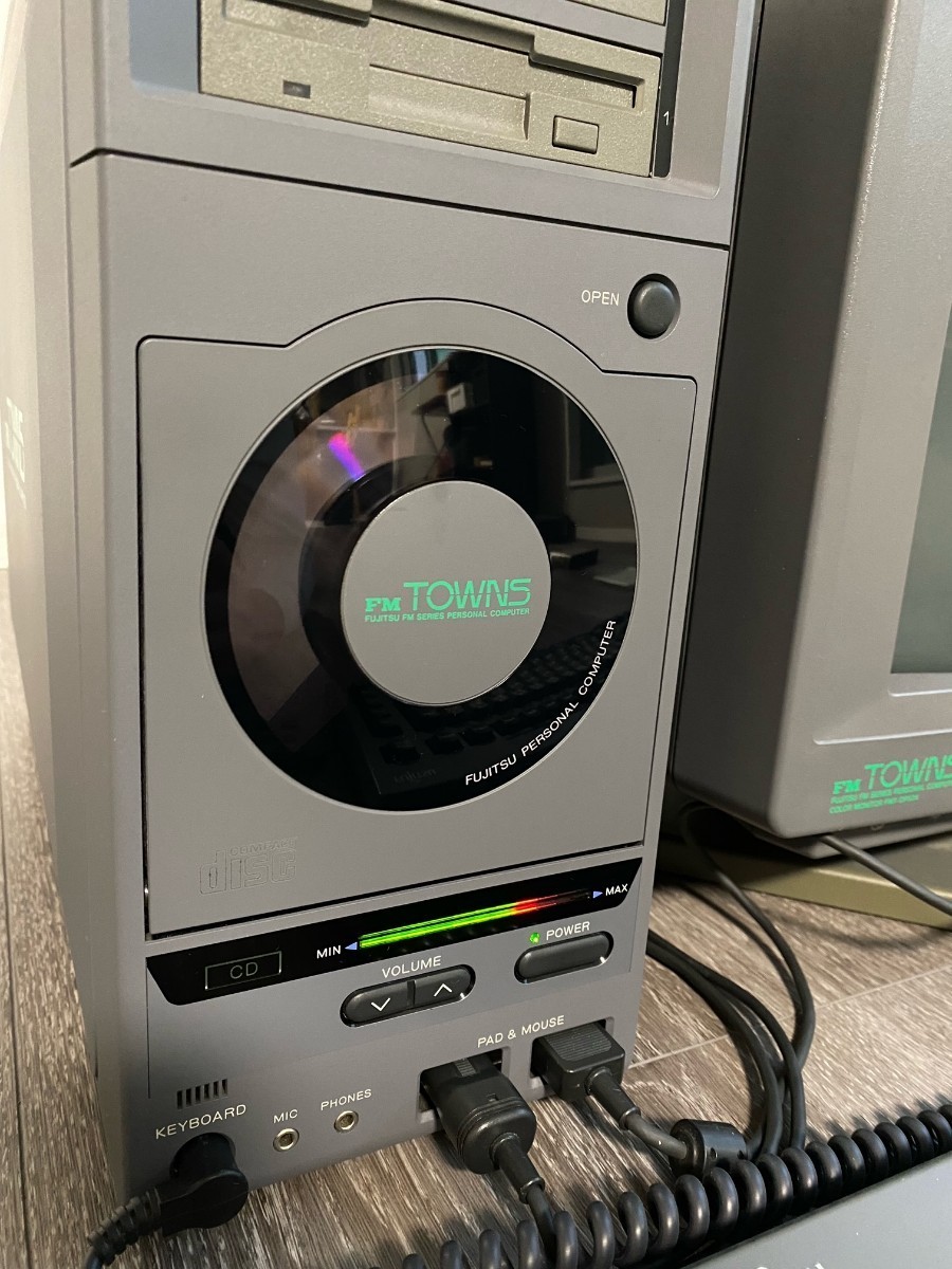 FM-TOWNS 本体 カラーCRTディスプレイ14 キーボード コントローラー