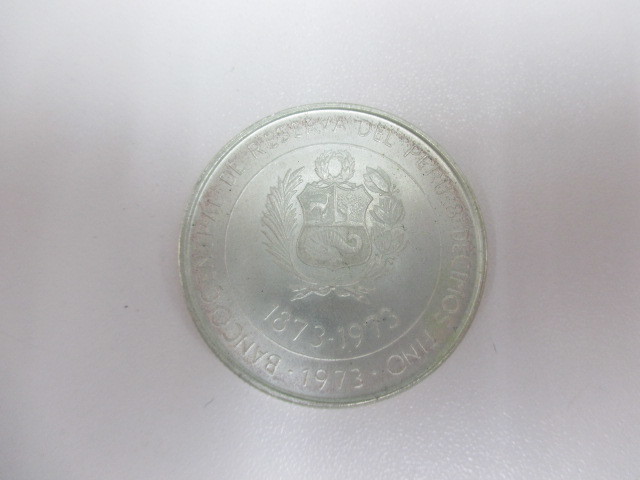 海外銀貨２枚おまとめ ペルー修好100周年記念 100ソル銀貨 1873・1973、アメリカ ハーフダラー銀貨 ウォーキングリバティ 1942 現状品の画像8