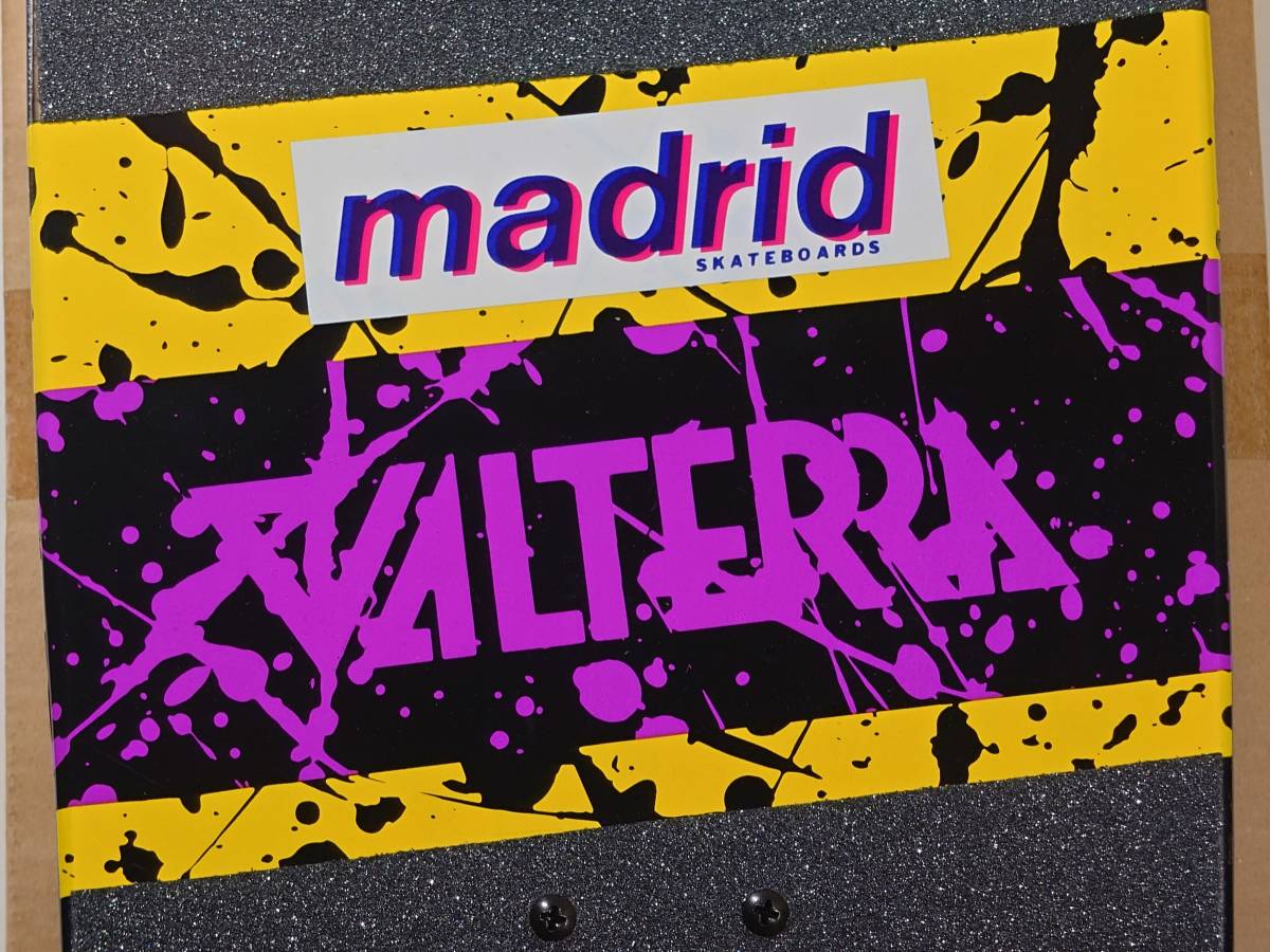 バック・トゥ・ザ・フューチャー スケートボード 公式レプリカ 2019 鑑定書&ステッカー付 / BTTF Marty McFly's Madrid ｘ Valterra_画像2